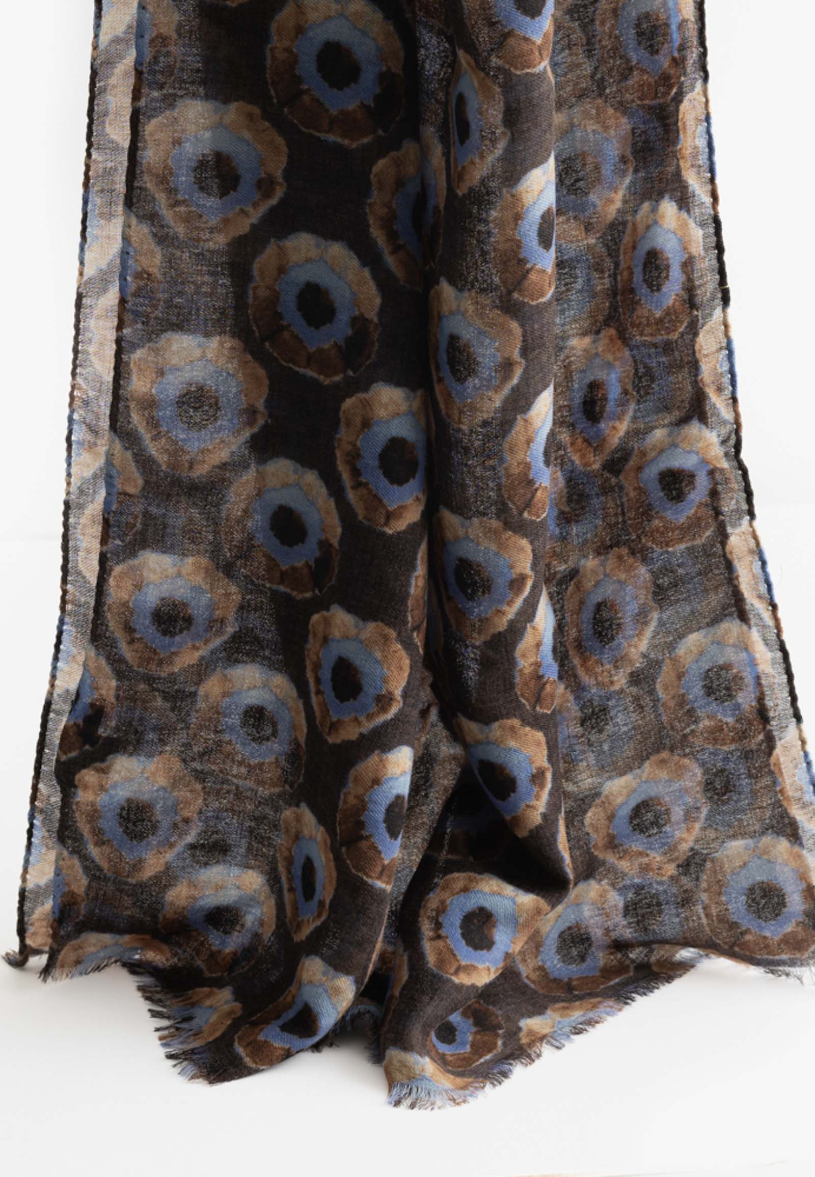 83210258-830546-E Καφέ κασκόλ από 100% Mαλλί - Image 1