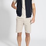 Regular fit sleeveless vest